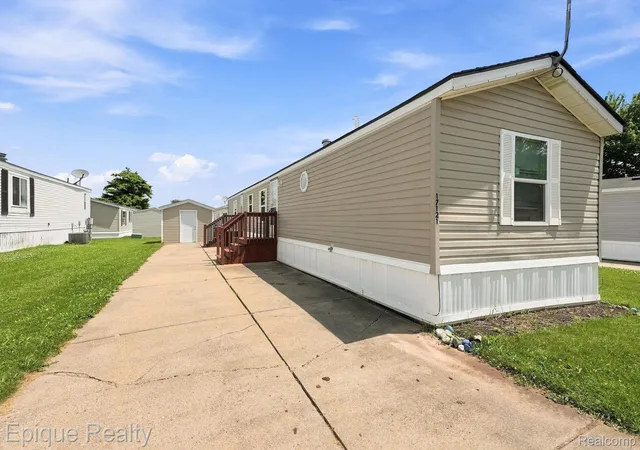Photo 1 of Single family home for sale at 17121 Julie Dr, Davisburg, MI 48350 | MLS# 20261053558 | Listing updated on 2026-08-25