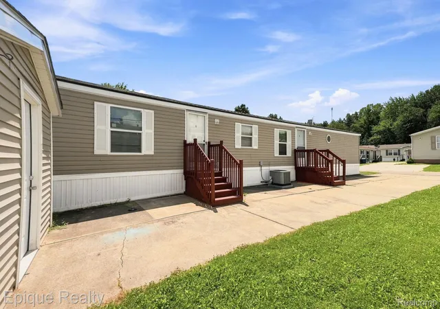 Photo 2 of Single family home for sale at 17121 Julie Dr, Davisburg, MI 48350 | MLS# 20261053558 | Listing updated on 2026-08-25