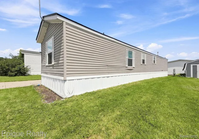 Photo 3 of Single family home for sale at 17121 Julie Dr, Davisburg, MI 48350 | MLS# 20261053558 | Listing updated on 2026-08-25