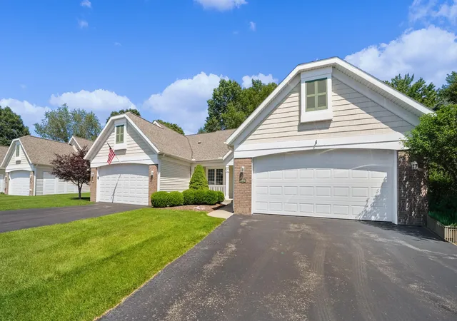 Listing Photo 2 - Condo for sale in building located at 475 Timberlake Dr E, Holland, MI 49424 - Unit #141