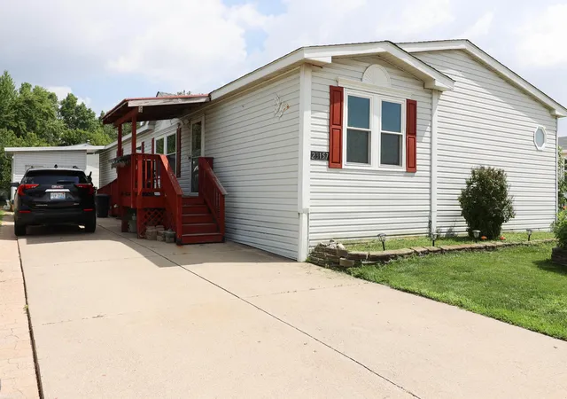 2nd image of 23157 Grey Gables Dr, Clinton Township, MI 48036 | MLS# 58050214660