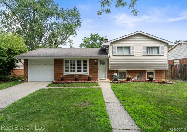 Photo 1 of Sale Pending at 14726 Ellen Dr, Livonia, MI 48154 | MLS# 20261053596 | Listing updated on 2026-09-14
