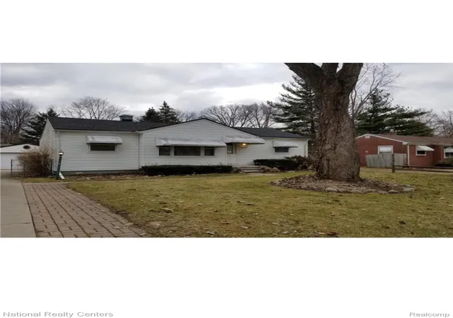 Photo 1 of Single family home for sale at 18270 Foch St, Livonia, MI 48152 | MLS# 20261053613 | Listing updated on 2026-07-16