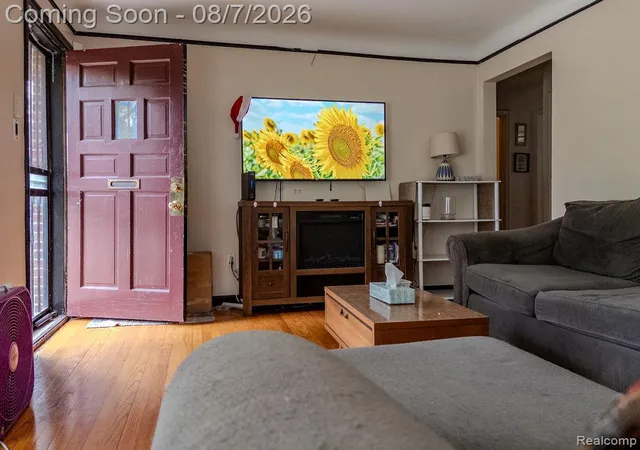 Photo 3 of Single family home for sale at 18400 Lenore, Detroit, MI 48219 | MLS# 20261053619 | Listing updated on 2026-08-07
