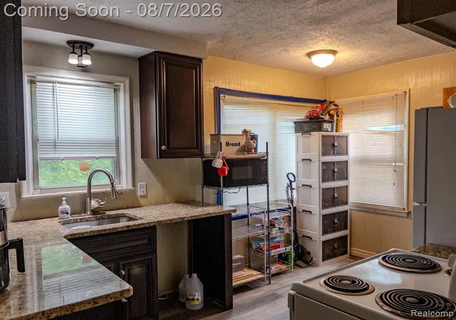 Photo 4 of Single family home for sale at 18400 Lenore, Detroit, MI 48219 | MLS# 20261053619 | Listing updated on 2026-08-07