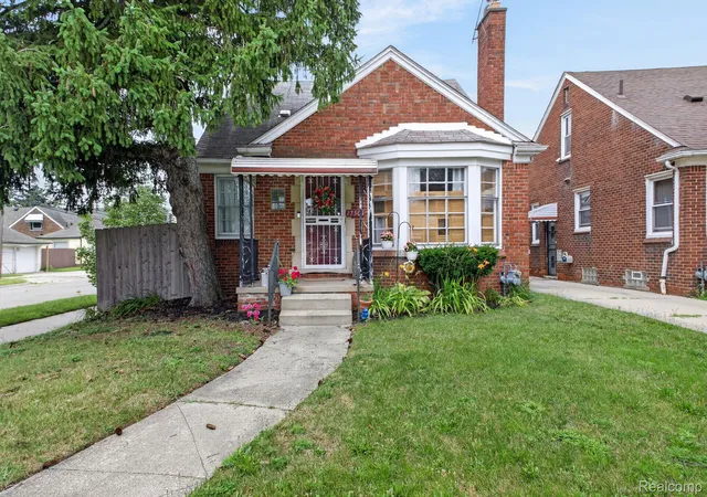 Photo 1 of Single family home for sale at 17501 Mendota St, Detroit, MI 48221 | MLS# 20261053622 | Listing updated on 2026-08-04