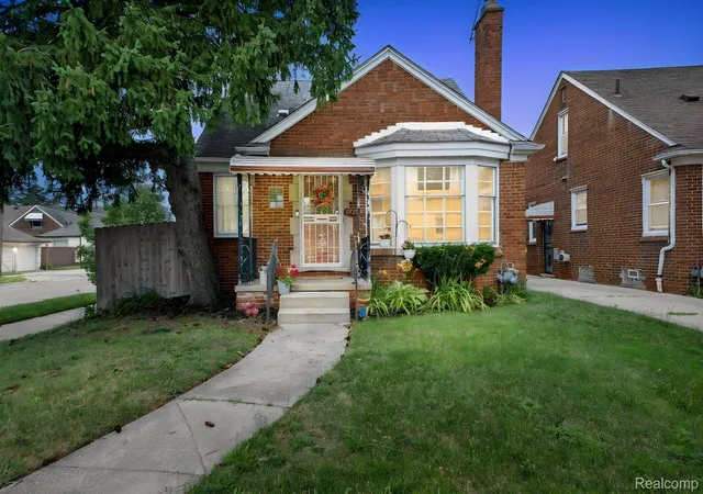 Photo 2 of Single family home for sale at 17501 Mendota St, Detroit, MI 48221 | MLS# 20261053622 | Listing updated on 2026-08-04