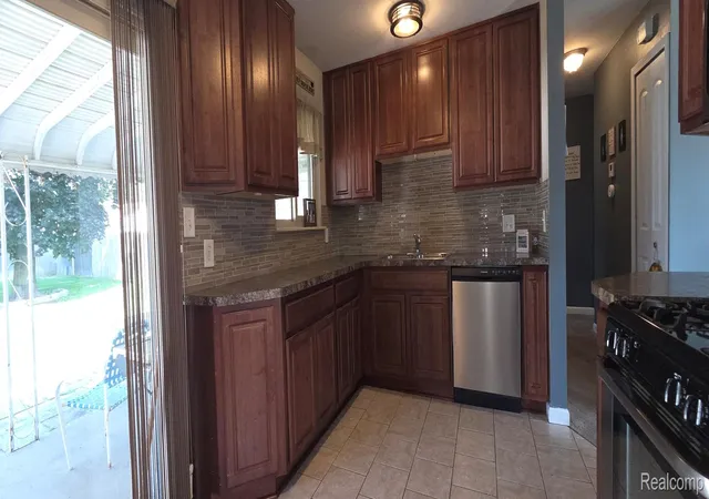 Photo 3 of Single family home for sale at 220 S Wildwood St, Westland, MI 48186 | MLS# 20261053647 | Listing updated on 2026-09-16