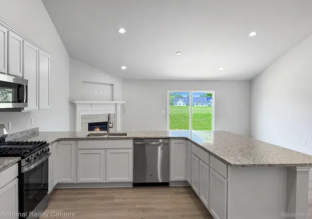 4th image of 390 Devonshire Dr #27, Lapeer, MI 48446 | MLS# 20261053646