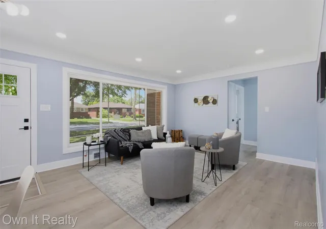 Photo 5 of Single family home for sale at 23700 Marlow St, Oak Park, MI 48237 | MLS# 20261053676 | Listing updated on 2026-08-19