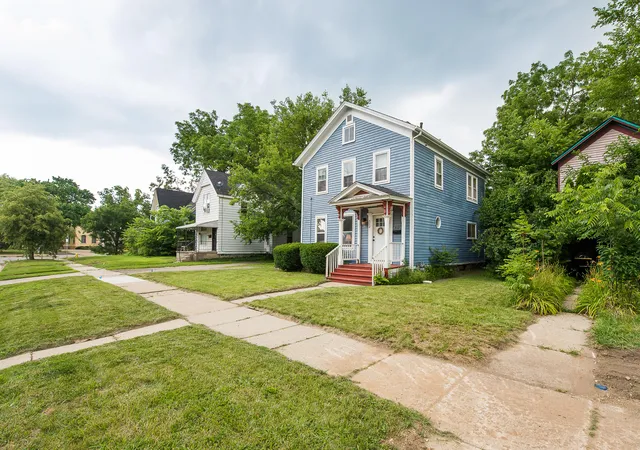 Photo 2 of Single family home for sale at 512 N Hamilton St, Ypsilanti, MI 48197 | MLS# 81026035631 | Listing updated on 2026-09-30