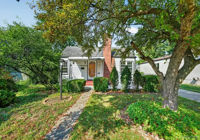 Photo 2 of Single family home for sale at 28805 Melvin St, Roseville, MI 48066 | MLS# 20261053681 | Listing updated on 2026-09-17