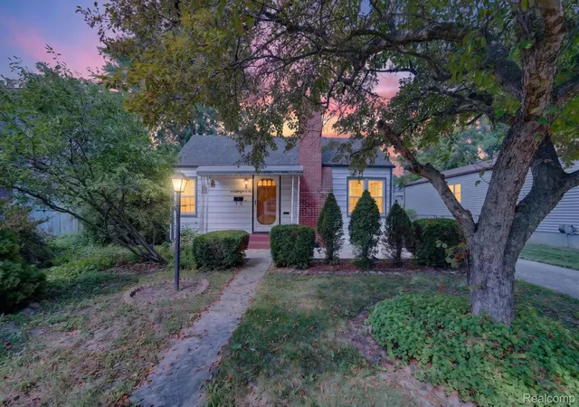 Photo 3 of Single family home for sale at 28805 Melvin St, Roseville, MI 48066 | MLS# 20261053681 | Listing updated on 2026-09-17
