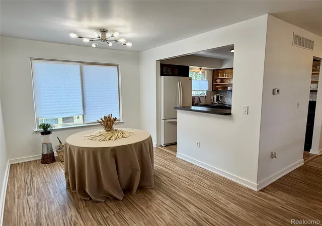 4th image of 2952 Roundtree Dr, Troy, MI 48083 | MLS# 20261053692