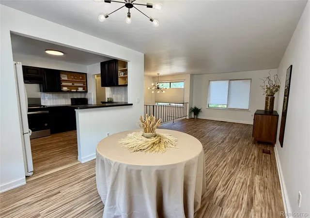 5th image of 2952 Roundtree Dr, Troy, MI 48083 | MLS# 20261053692