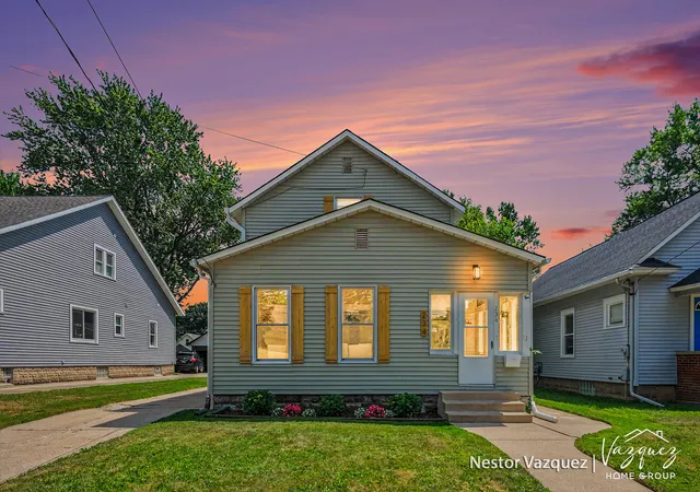 2nd image of 234 Knapp St Ne, Grand Rapids, MI 49505 | MLS# 65026035644