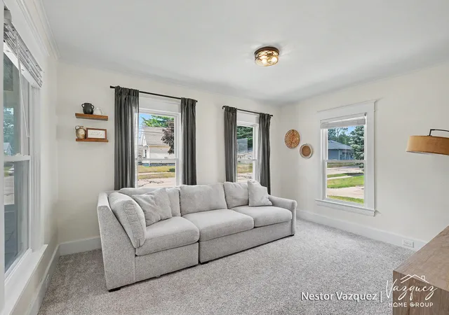 4th image of 234 Knapp St NE, Grand Rapids, MI 49505 | MLS# 65026035644
