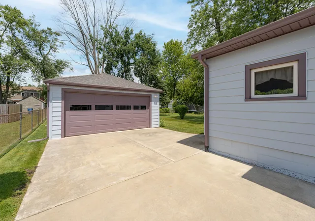 Photo 2 of Single family home for sale at 318 Whitcomb St, Kalamazoo, MI 49001 | MLS# 69026035648 | Listing updated on 2026-08-04
