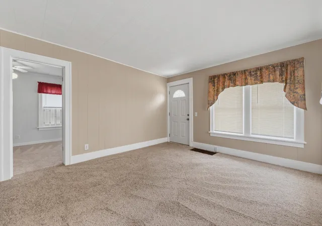 Photo 4 of Single family home for sale at 318 Whitcomb St, Kalamazoo, MI 49001 | MLS# 69026035648 | Listing updated on 2026-08-04