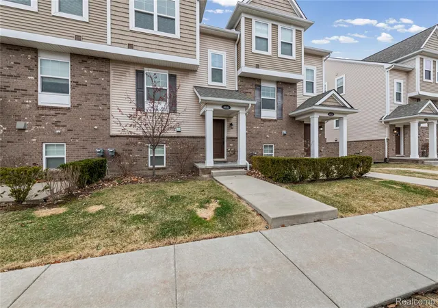 Photo 3 of Condo for sale at 4616 Bradley Cir, Troy, MI 48085 | MLS# 20261053712 | Listing updated on 2026-09-12