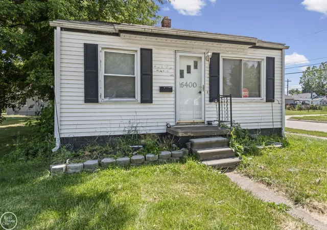 Photo 3 of Single family home for sale at 16400 Curtis St, Roseville, MI 48066 | MLS# 58050214691 | Listing updated on 2026-09-16