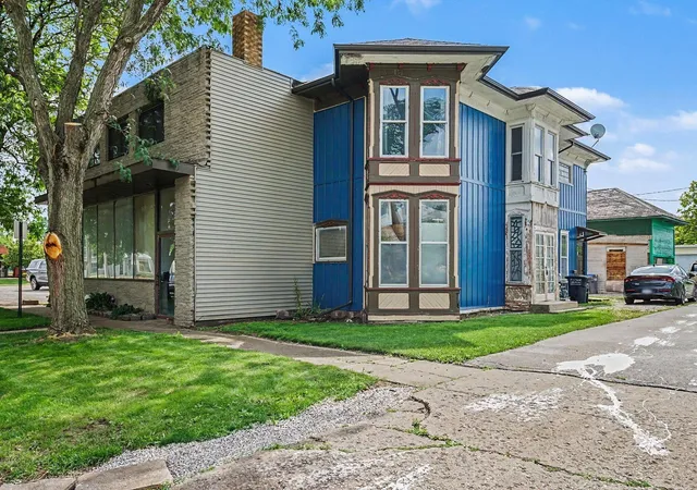 Listing Photo 2 - Condo for sale in building located at 102 N Maple St, Sturgis, MI 49091