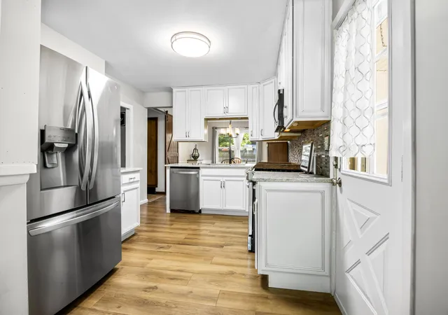 Photo 4 of Single family home for sale at 113 W Hughes St, Marshall, MI 49068 | MLS# 64026035668 | Listing updated on 2026-09-01