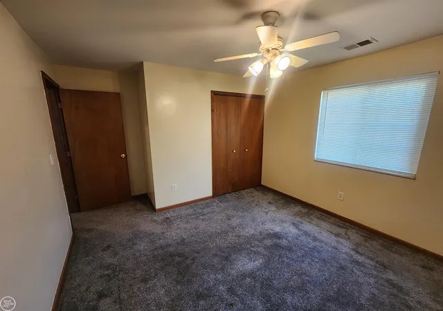 Listing Photo 4 - Condo for sale in building located at 30522 Oakridge Manor Dr, Roseville, MI 48066