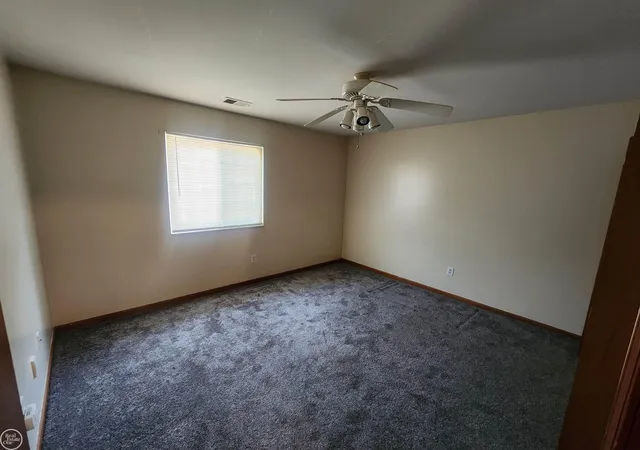 Listing Photo 5 - Condo for sale in building located at 30522 Oakridge Manor Dr, Roseville, MI 48066