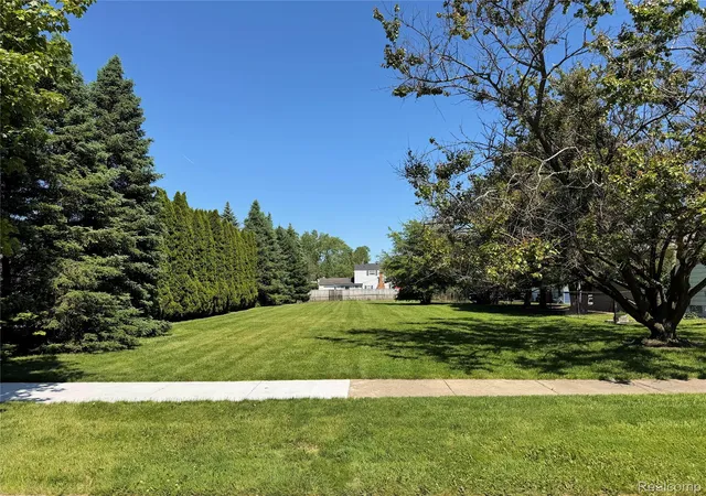 Photo 2 of Single family home for sale at 9405 Lincoln St, Taylor, MI 48180 | MLS# 20261053769 | Listing updated on 2026-07-15