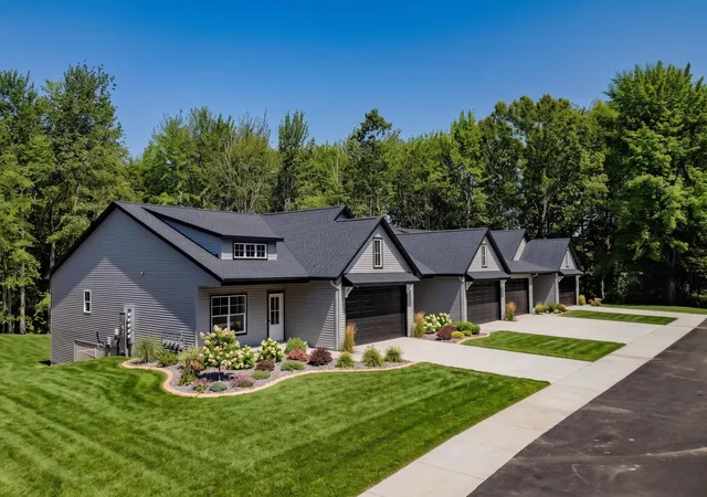 1st image of 17426 Ridge Ave, Spring Lake, MI 49456 | MLS# 65026035682