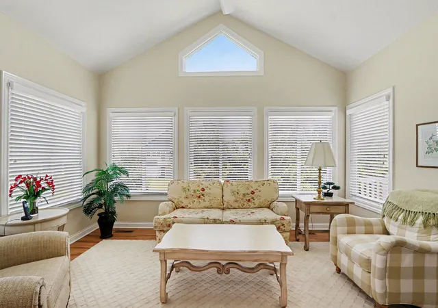 Listing Photo 5 - Condo for sale in building located at 2600 W Prt Dr, Kalamazoo, MI 49009