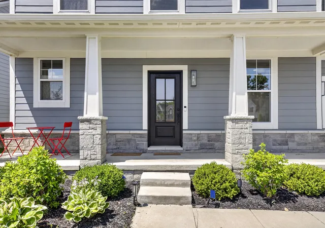 Photo 2 of Single family home for sale at 50388 Hedgewood Dr, Canton Charter Township Wayne, MI 48187 | MLS# 81026035685 | Listing updated on 2026-07-17