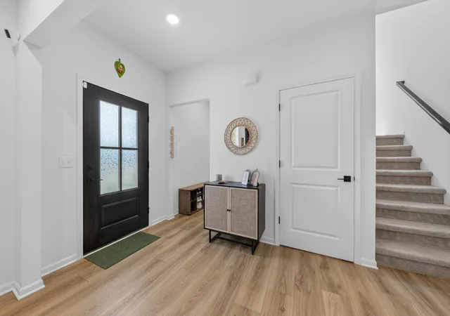 Photo 3 of Single family home for sale at 50388 Hedgewood Dr, Canton Charter Township Wayne, MI 48187 | MLS# 81026035685 | Listing updated on 2026-07-17