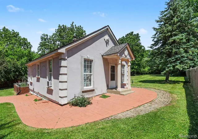 2nd image of 235 Alberta St, Auburn Hills, MI 48326 | MLS# 20261053782