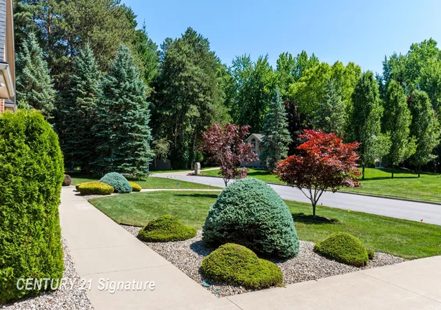 Photo 4 of Single family home for sale at 5590 Pine Gate Dr, Saginaw, MI 48603 | MLS# 61050214704 | Listing updated on 2026-09-09