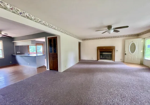 Photo 3 of Single family home for sale at 1806 Barr St, Hillsdale, MI 49242 | MLS# 55026035692 | Listing updated on 2026-10-01