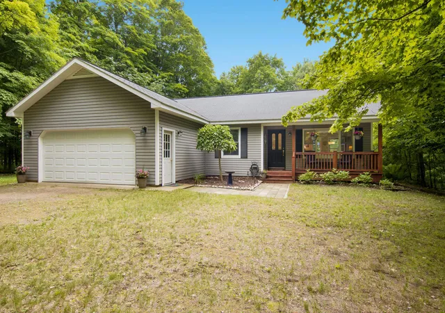 Photo 1 of Single family home for sale at 11530 S Benzonia Trl, Empire, MI 49630 | MLS# 78080071013 | Listing updated on 2026-07-28