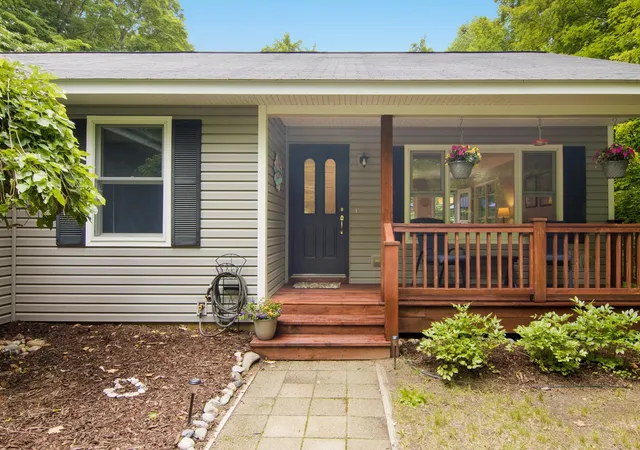 Photo 3 of Single family home for sale at 11530 S Benzonia Trl, Empire, MI 49630 | MLS# 78080071013 | Listing updated on 2026-07-28