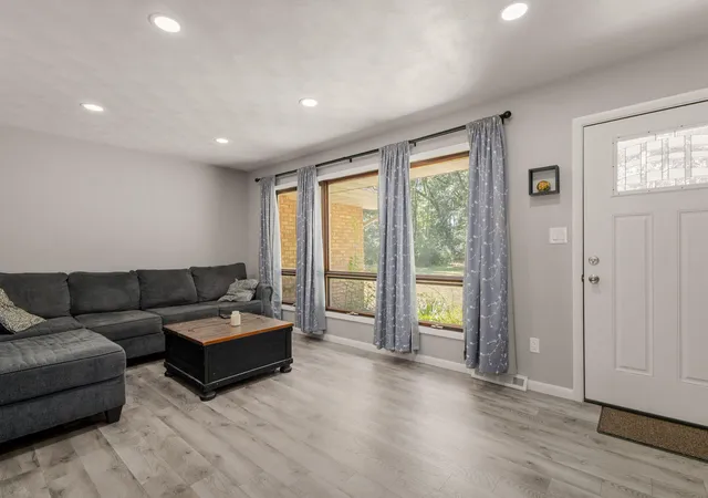 Photo 3 of Single family home for sale at 2135 S 13th Street, Niles, MI 49120 | MLS# 69026035698 | Listing updated on 2026-08-31