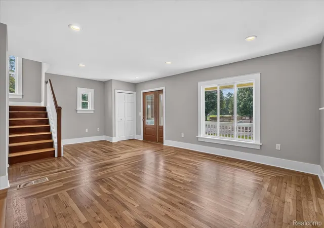Photo 3 of Single family home for sale at 403 Ellen St E, Fenton, MI 48430 | MLS# 20261053790 | Listing updated on 2026-09-03