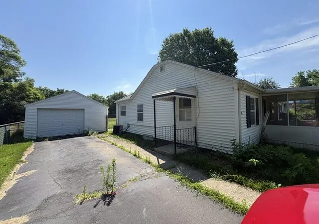 Photo 3 of Single family home for sale at 3157 Ludwig St, Burton, MI 48529 | MLS# 81026035704 | Listing updated on 2026-09-01