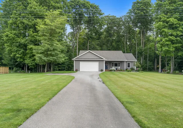 2nd image of 5404 Barney Rd, Traverse City, MI 49684 | MLS# 78080071015