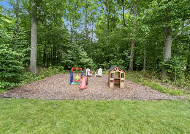 5th image of 5404 Barney Rd, Traverse City, MI 49684 | MLS# 78080071015