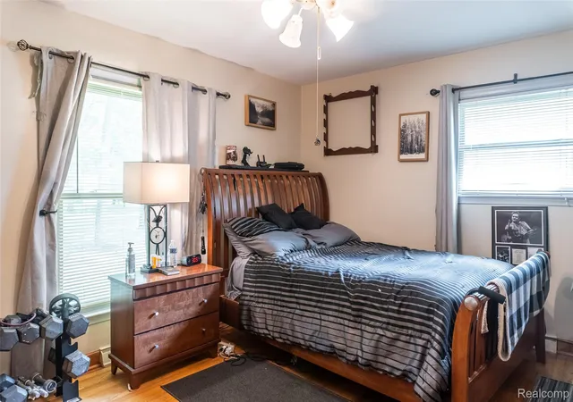 4th image of 17751 Mayfield St, Livonia, MI 48152 | MLS# 20261053829
