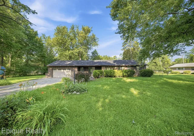 Photo 1 of Single family home for sale at 216 Aveline St, Ypsilanti, MI 48197 | MLS# 20261053833 | Listing updated on 2026-10-01