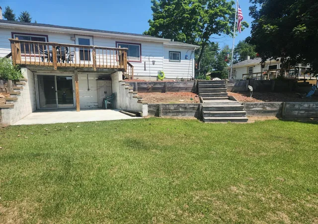 3rd image of 3838 Pine Trl, Sheridan, MI 48884 | MLS# 65026035717