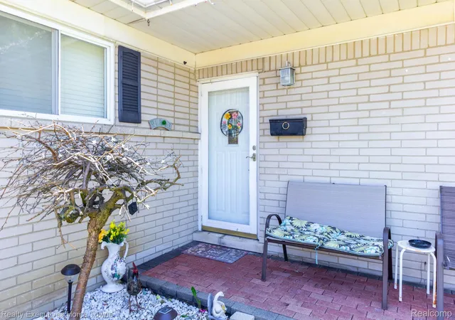 Photo 3 of Single family home for sale at 32566 Revere Dr, Warren, MI 48092 | MLS# 20261053853 | Listing updated on 2026-09-16