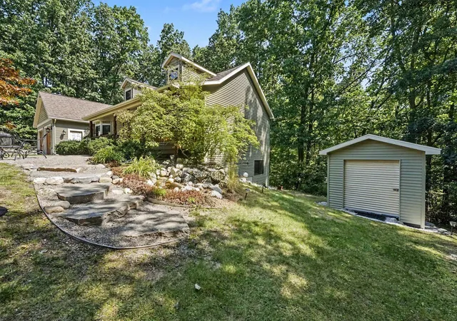 Photo 4 of Single family home for sale at 8319 Pine Is Dr NE, Comstock Park, MI 49321 | MLS# 53026035723 | Listing updated on 2026-09-15