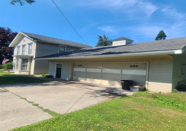Photo 3 of Single family home for sale at 2410 S State St, Greenbush, MI 48738 | MLS# 77080071019 | Listing updated on 2026-08-29